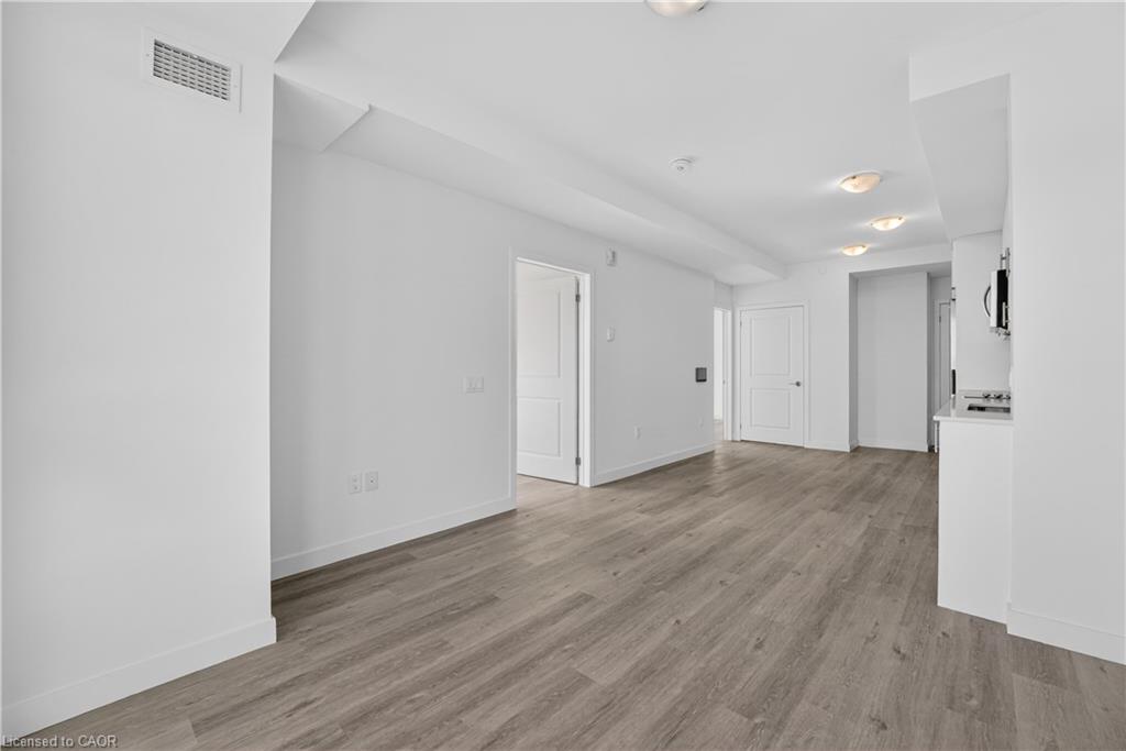 718-461 Green Road Property Photo 18