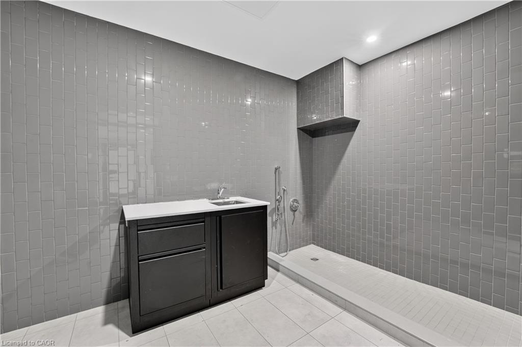 718-461 Green Road Property Photo 36