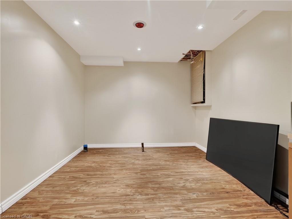 211 Morton Street Property Photo 33