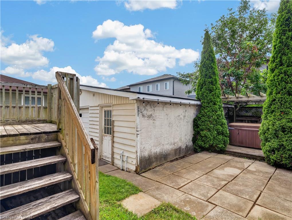 211 Morton Street Property Photo 39