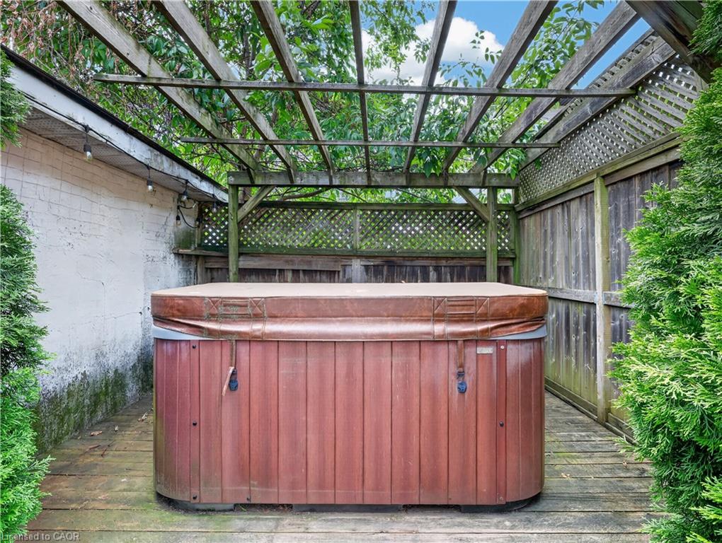 211 Morton Street Property Photo 42