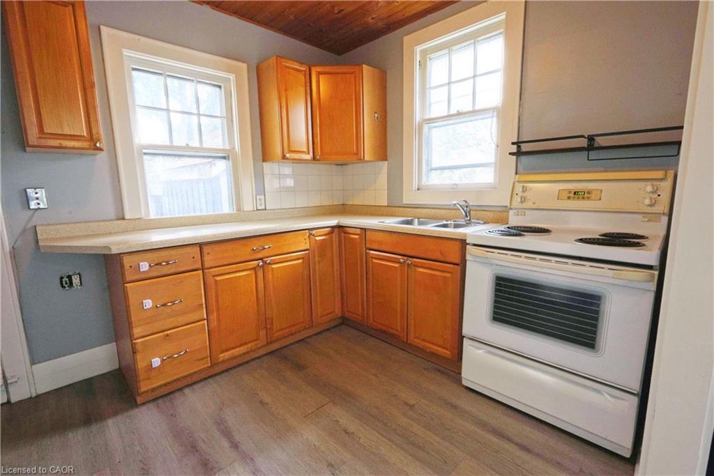 26 Avenue Place Property Photo 3