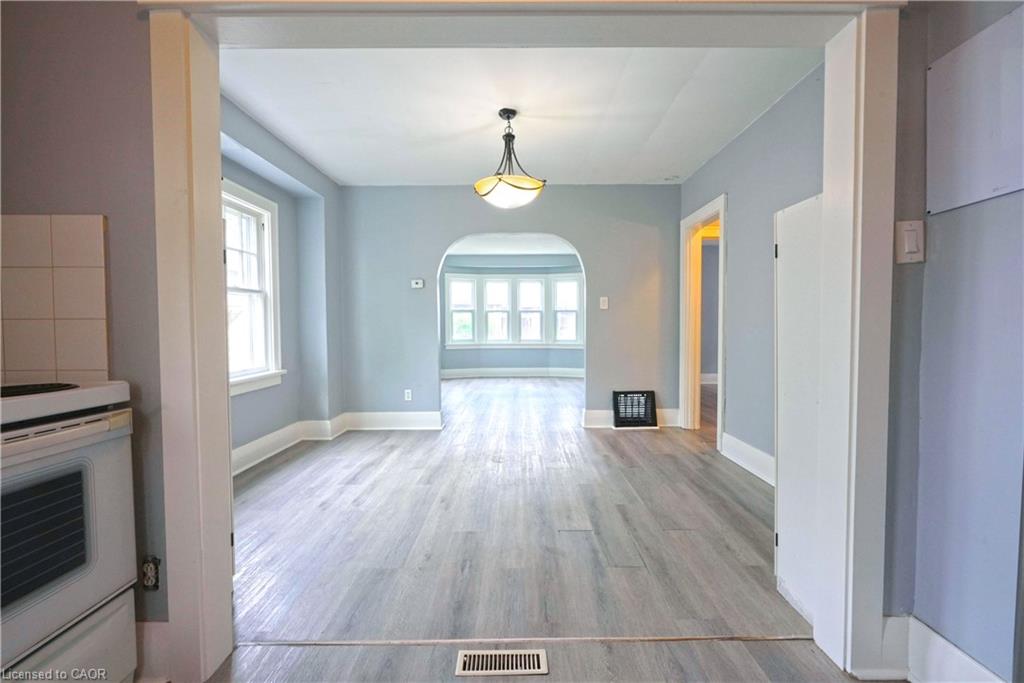 26 Avenue Place Property Photo 5
