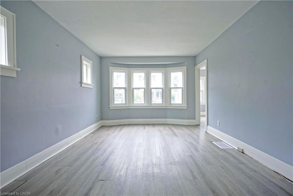 26 Avenue Place Property Photo 6