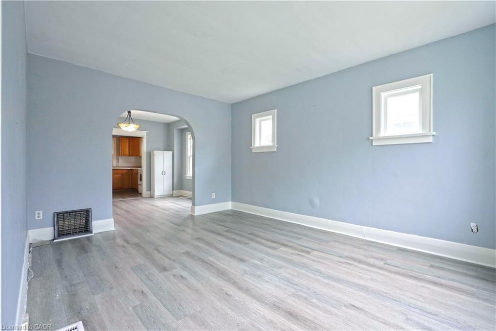 26 Avenue Place Property Photo 7