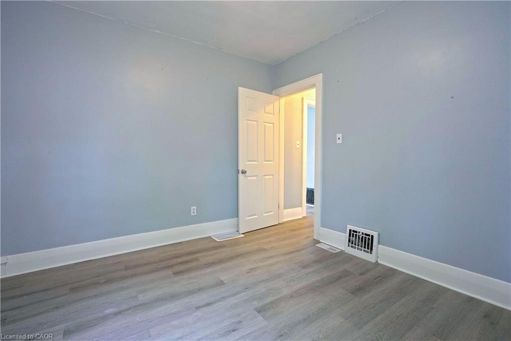 26 Avenue Place Property Photo 8