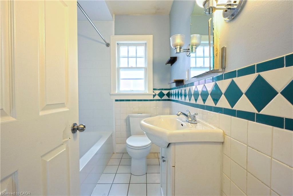 26 Avenue Place Property Photo 9
