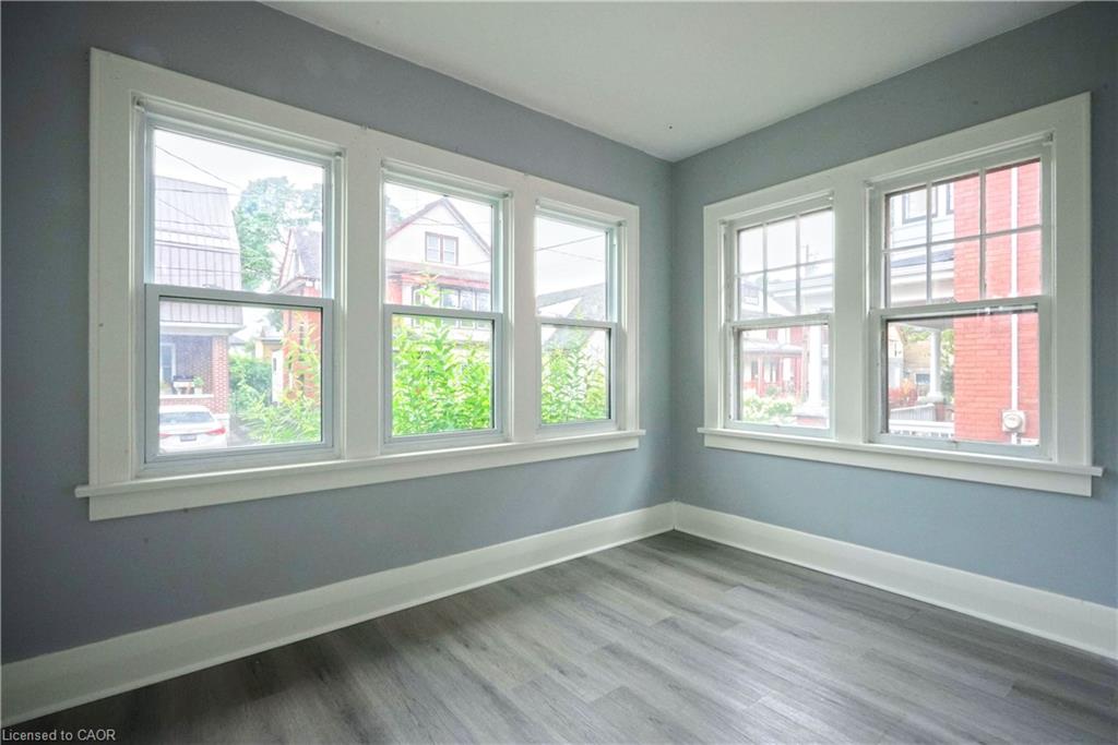 26 Avenue Place Property Photo 11