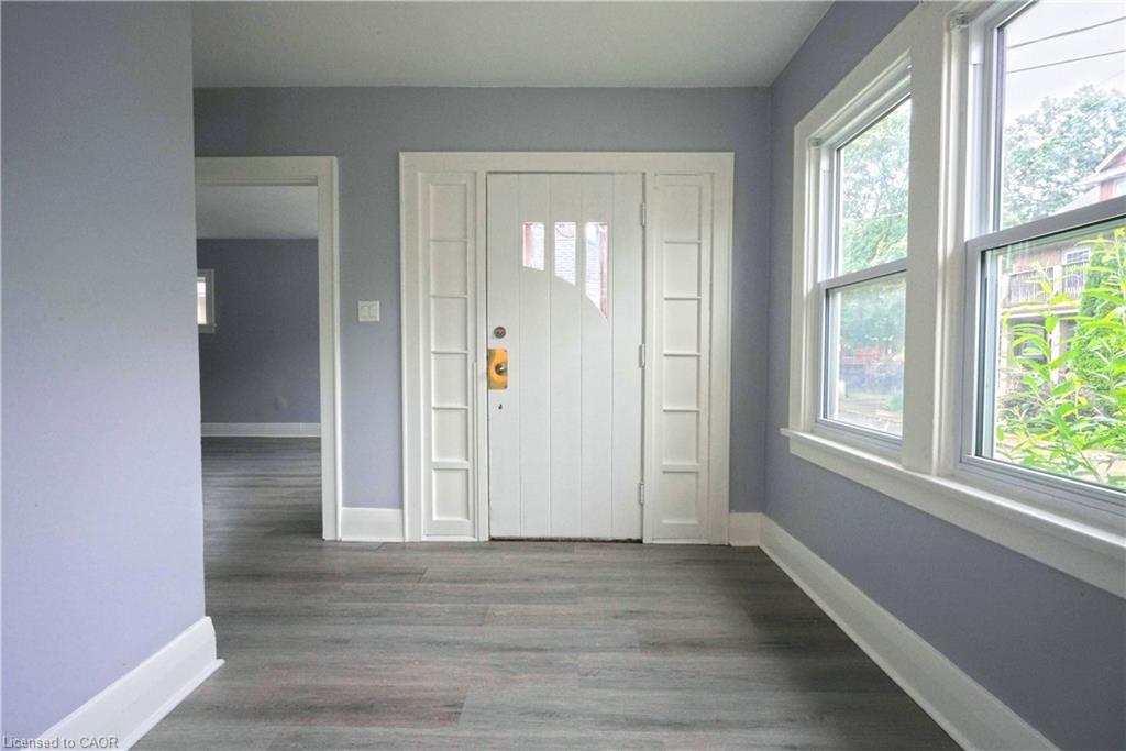 26 Avenue Place Property Photo 12