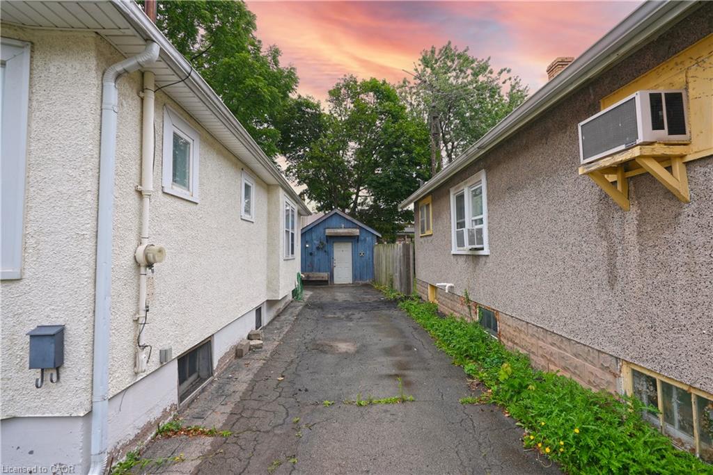 26 Avenue Place Property Photo 13