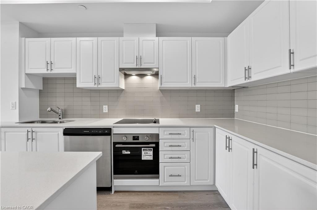 211-461 Green Road Property Photo 14