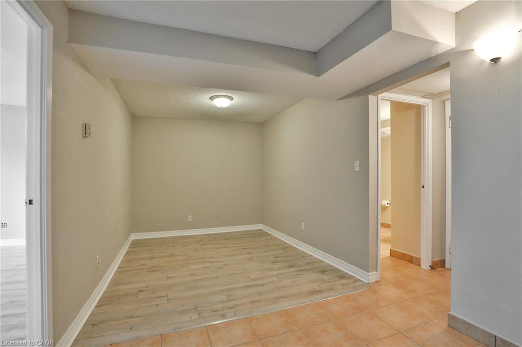 208-400 York Boulevard Property Photo 11