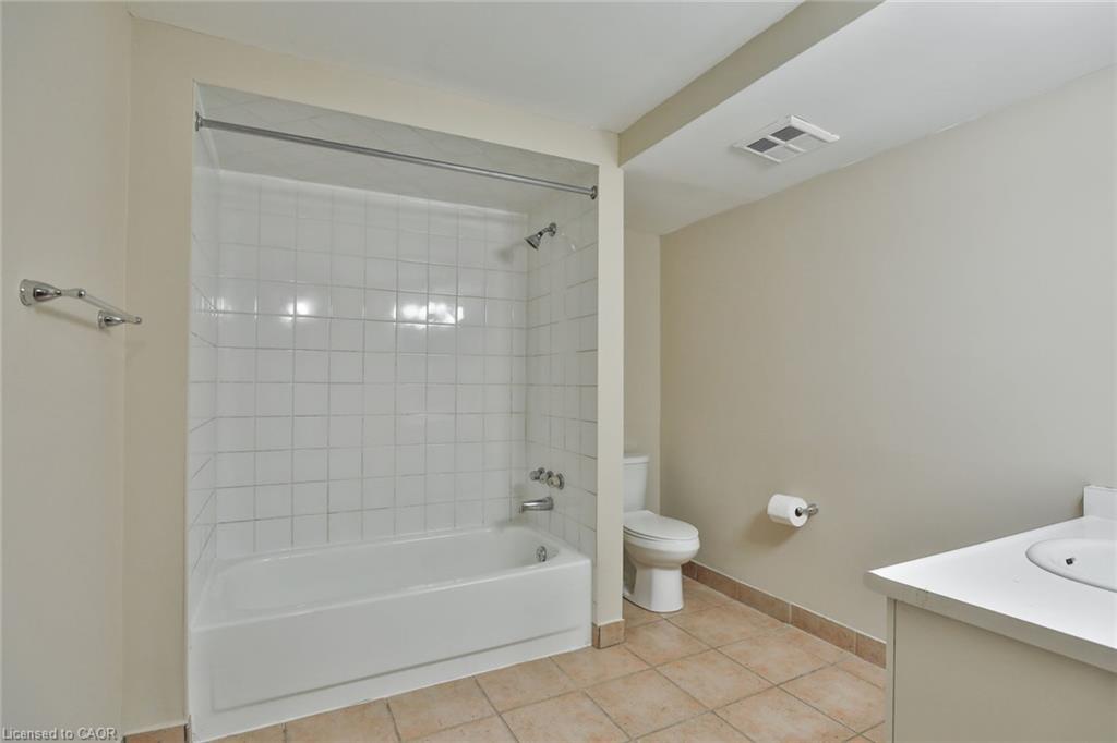 208-400 York Boulevard Property Photo 18