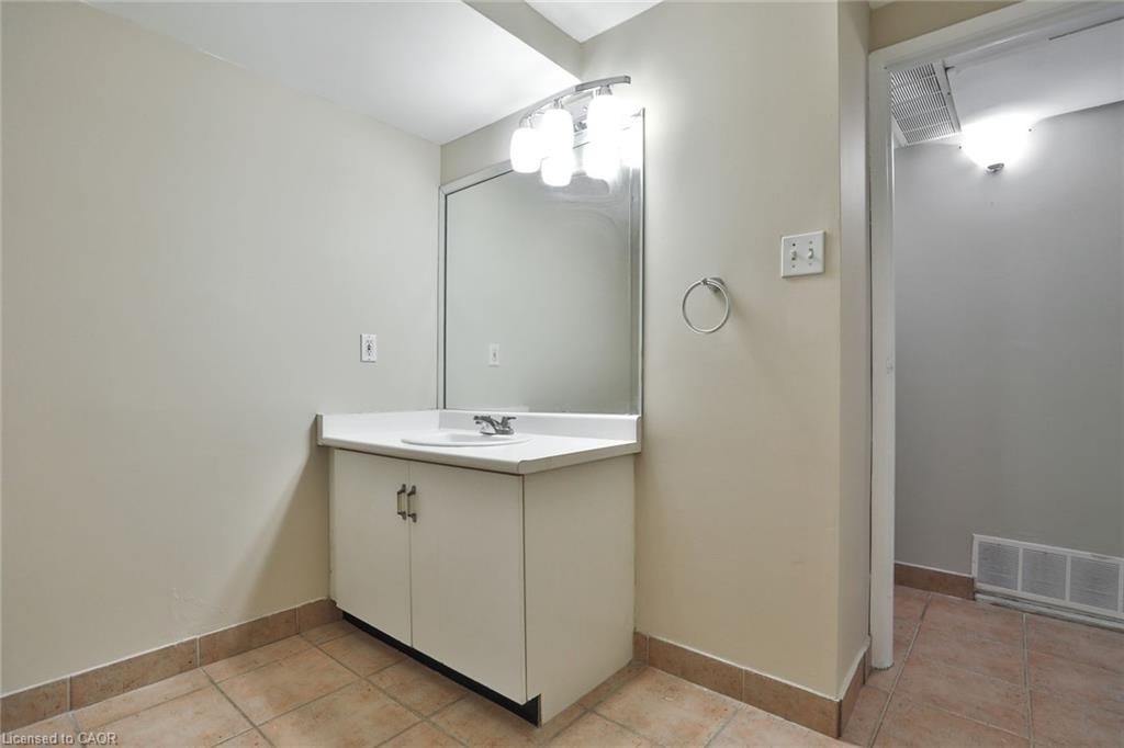 208-400 York Boulevard Property Photo 19