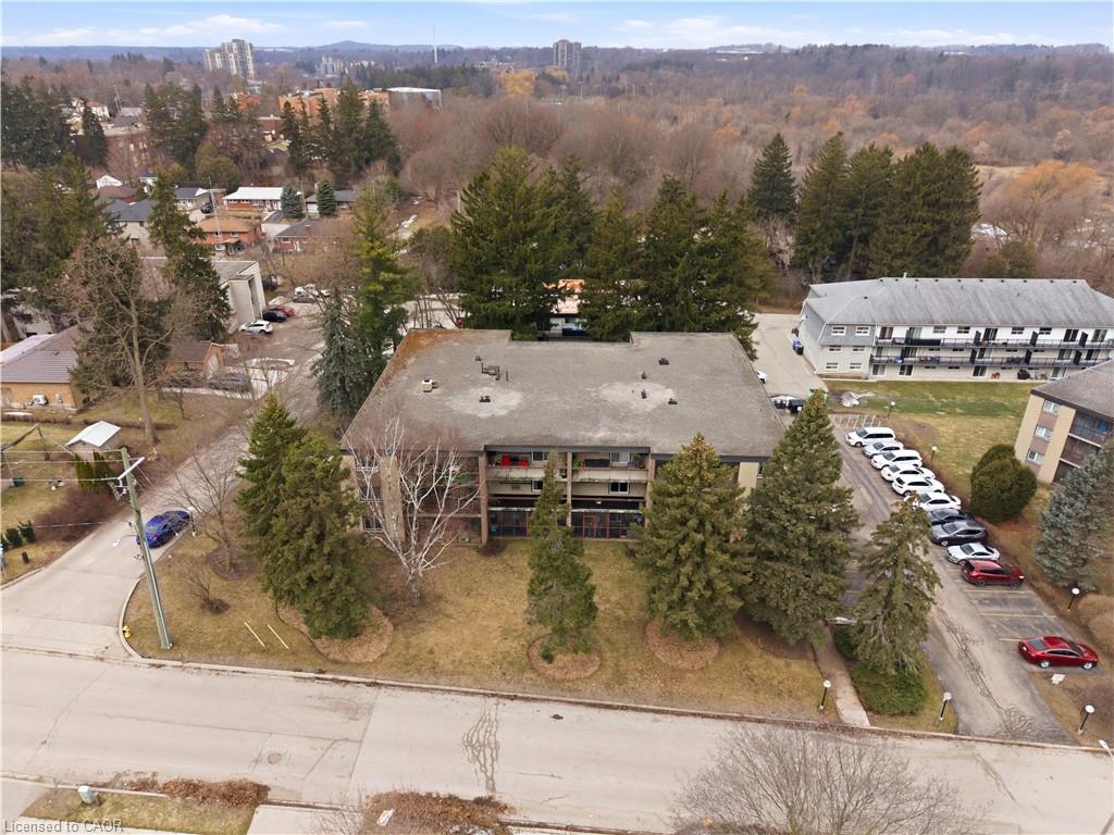 206-944 Caledonian View Property Photo 2