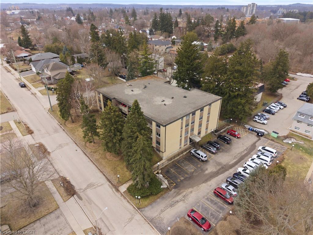 206-944 Caledonian View Property Photo 3