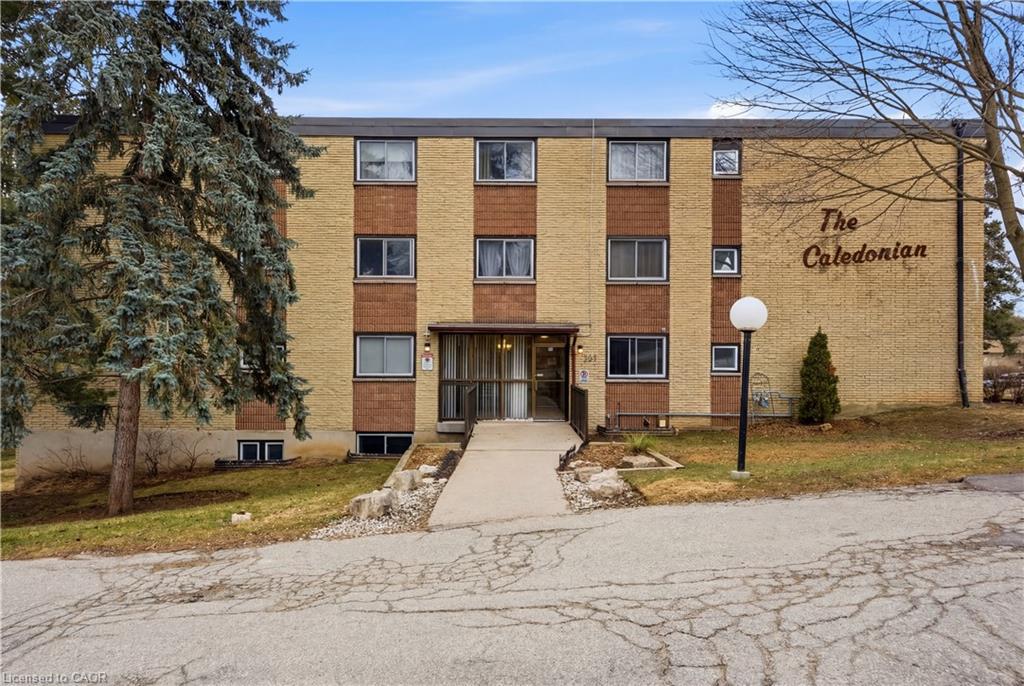 206-944 Caledonian View Property Photo 5