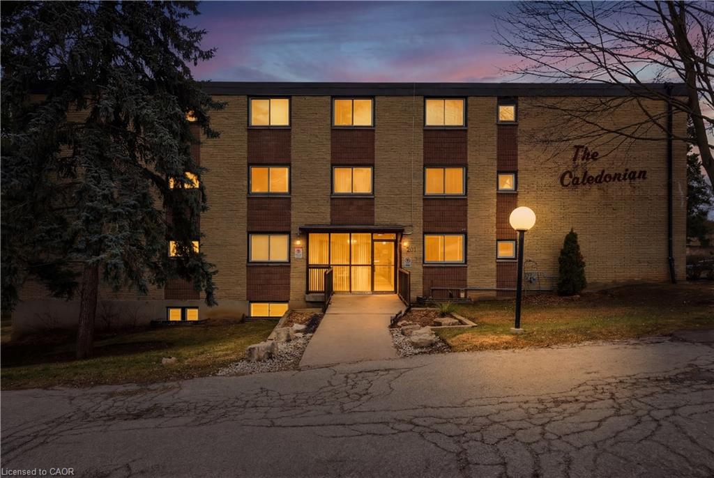 206-944 Caledonian View Property Photo 6