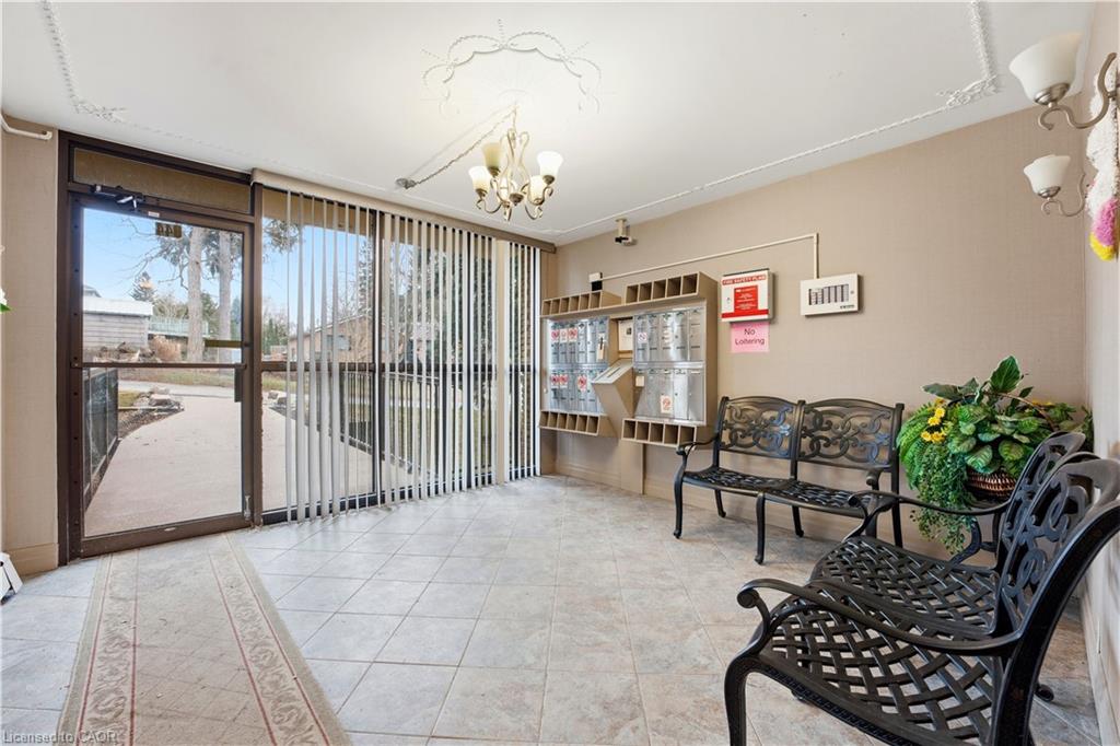 206-944 Caledonian View Property Photo 7