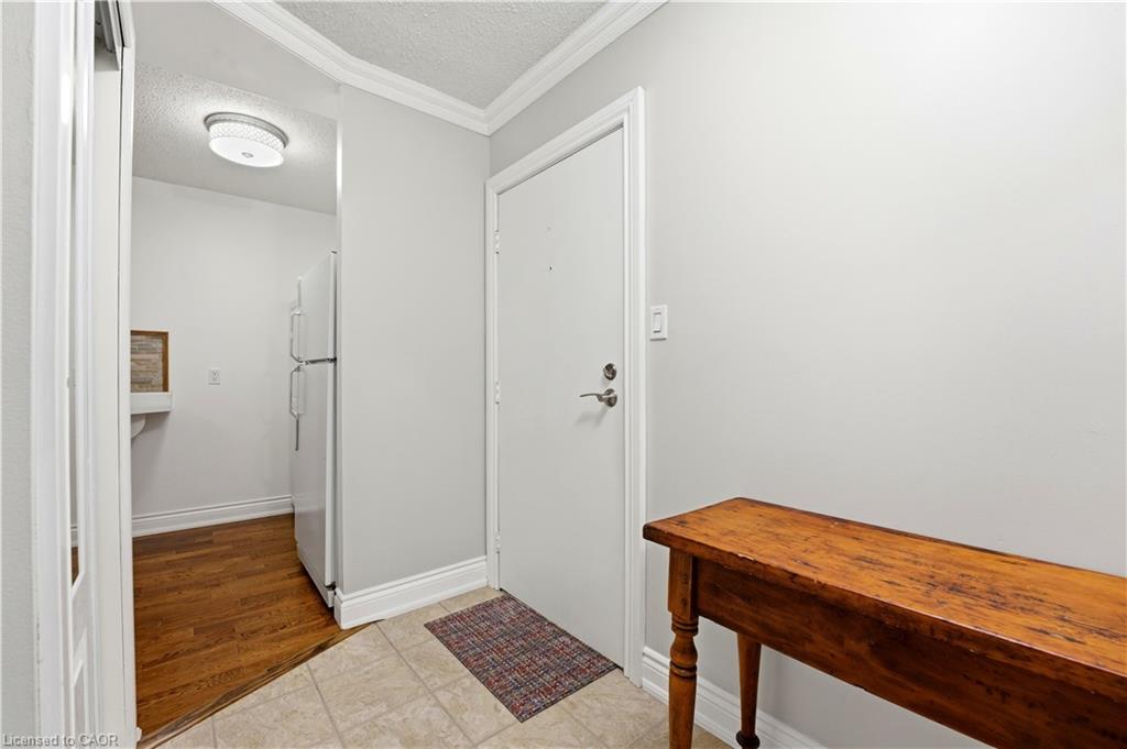 206-944 Caledonian View Property Photo 8