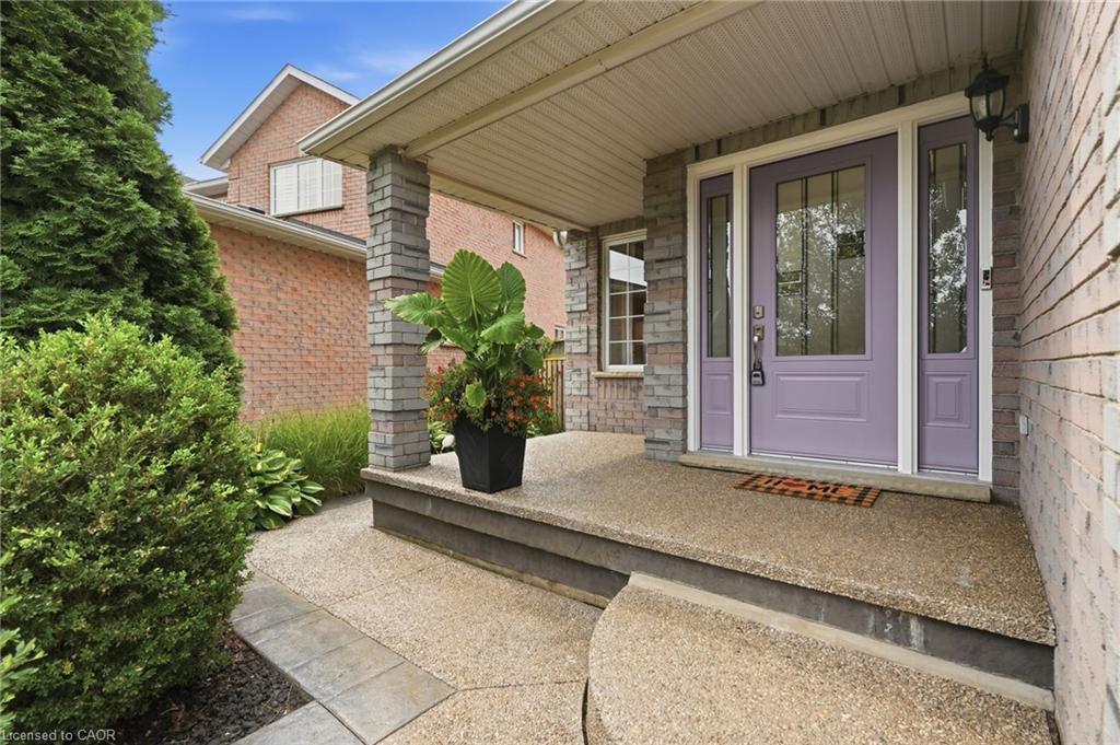34 Keewaydin Street Property Photo 3