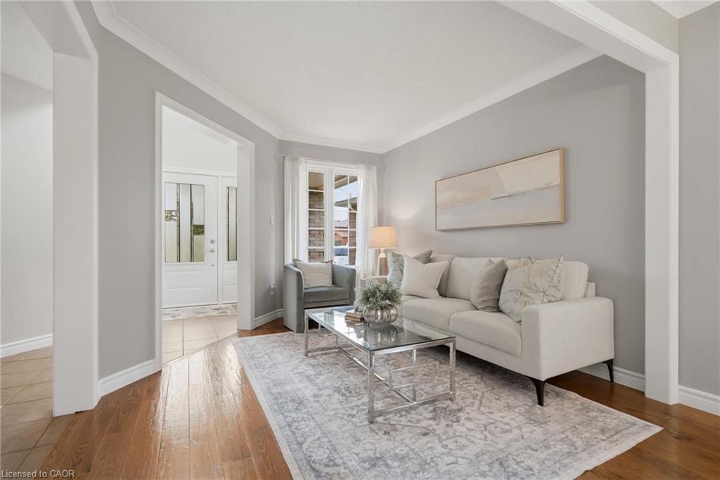34 Keewaydin Street Property Photo 8