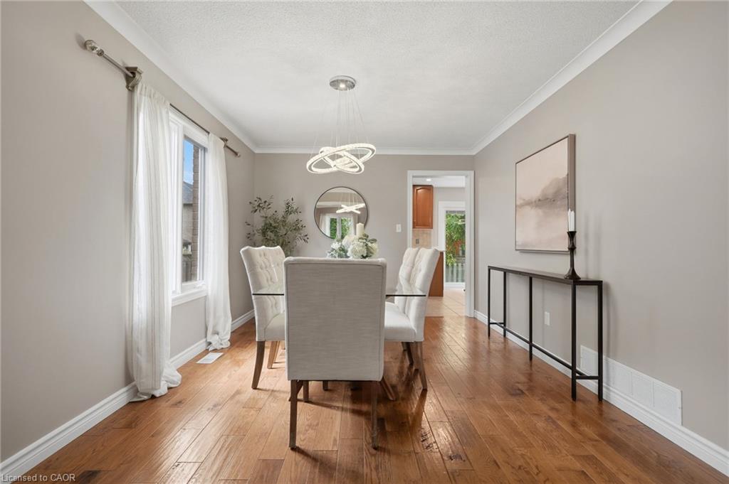 34 Keewaydin Street Property Photo 9