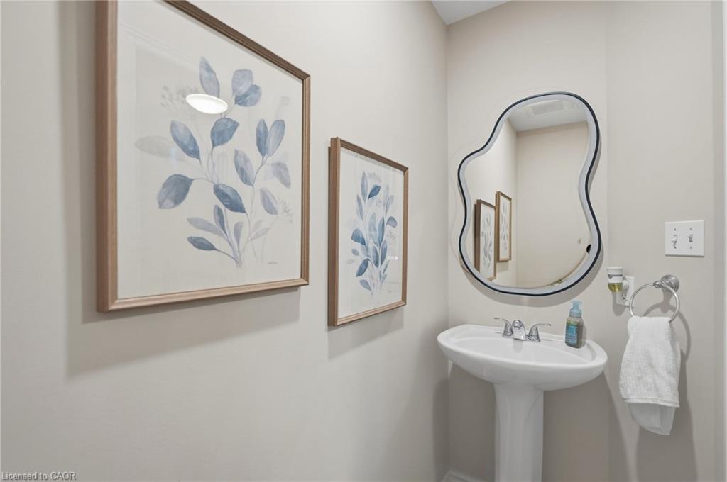 34 Keewaydin Street Property Photo 14