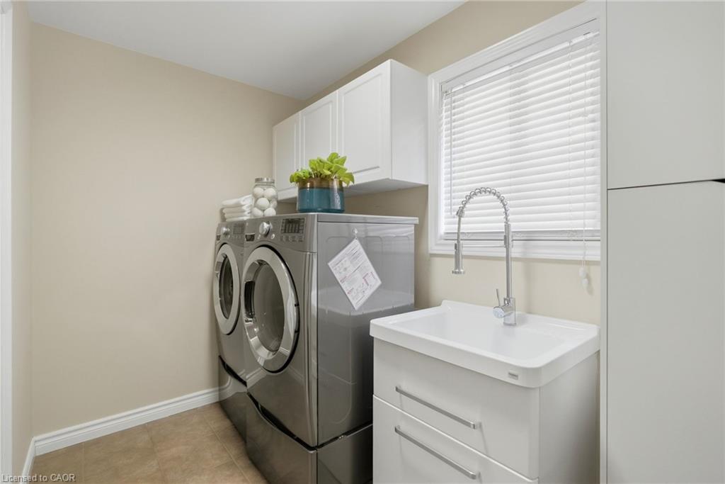 34 Keewaydin Street Property Photo 15