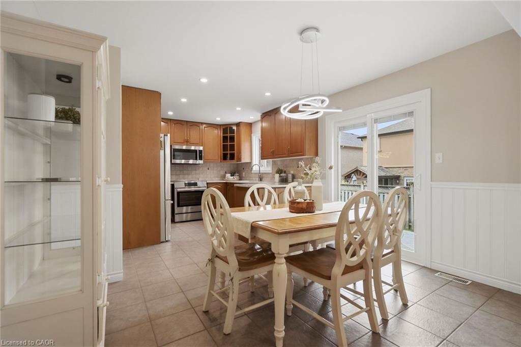 34 Keewaydin Street Property Photo 23