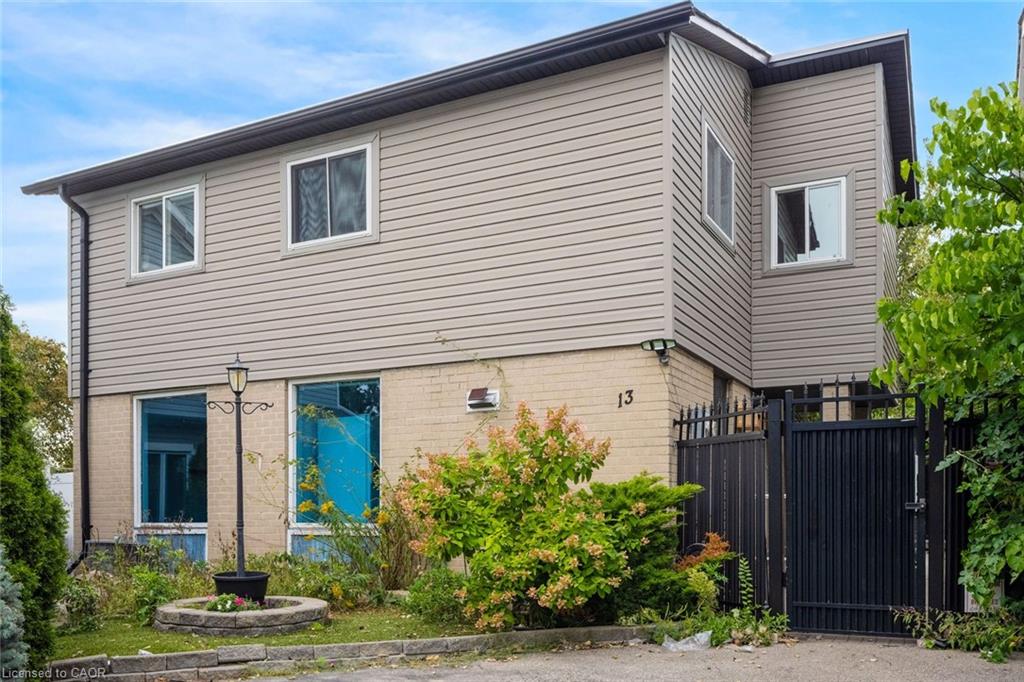 13 Holmstead Court Property Photo 1