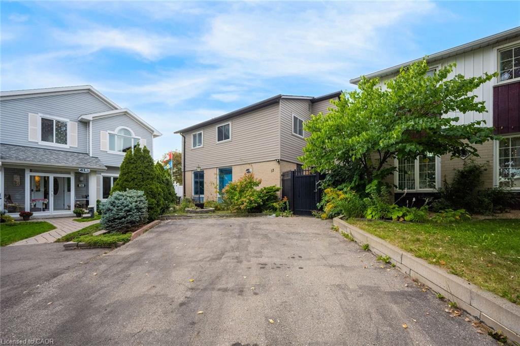 13 Holmstead Court Property Photo 2
