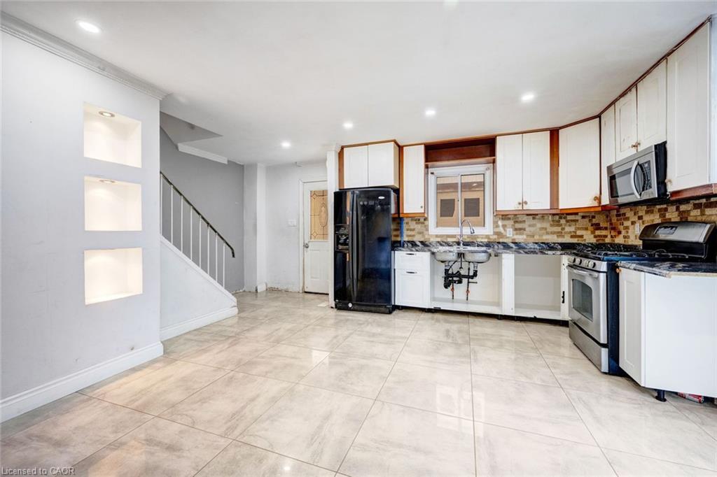 13 Holmstead Court Property Photo 3