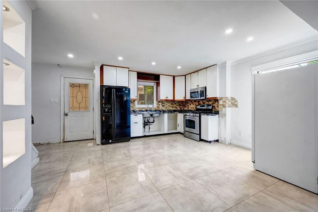 13 Holmstead Court Property Photo 4