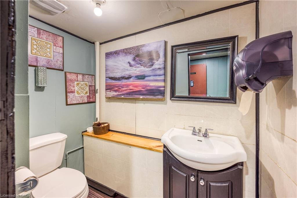 1548 St. Clair Parkway Property Photo 20