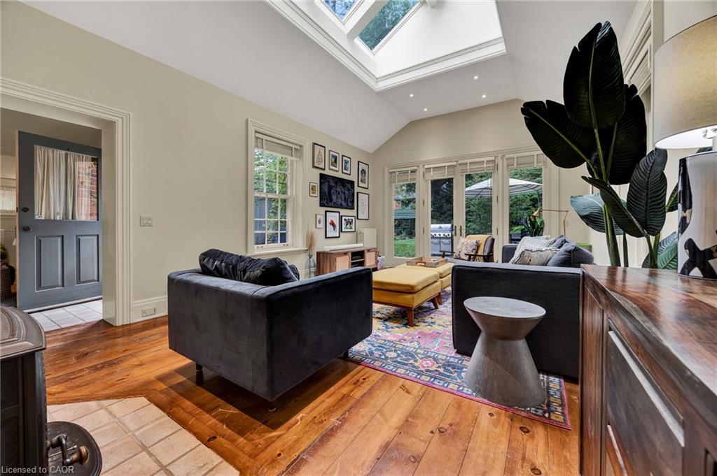 30 Moir Street Property Photo 6