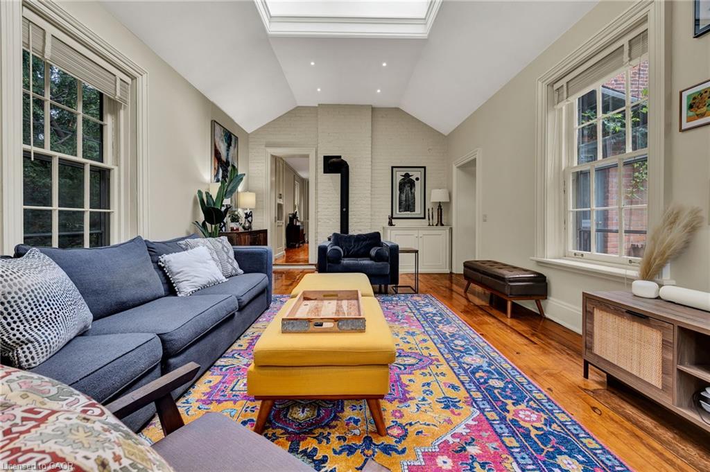30 Moir Street Property Photo 7