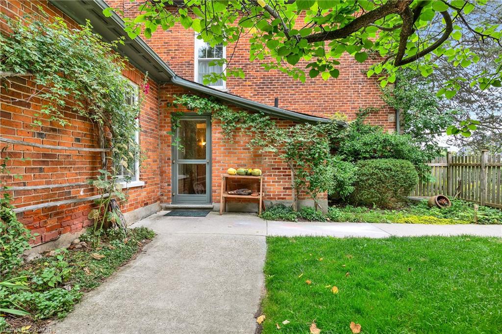 30 Moir Street Property Photo 25