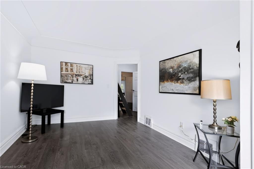 703 Brighton Avenue Property Photo 9