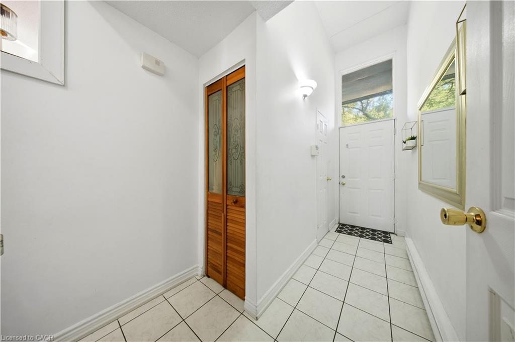 201-180 Mississauga Valley Boulevard Property Photo 4