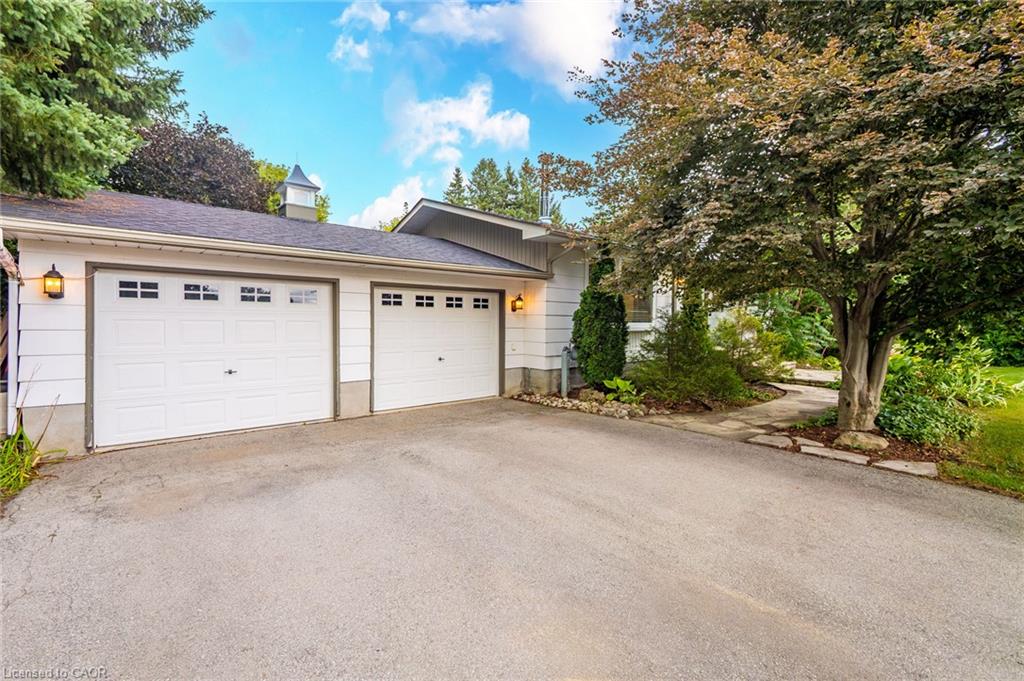 11749 Tenth Line Property Photo 3