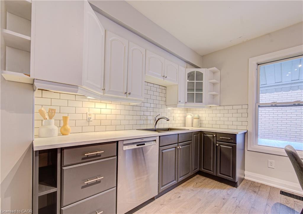 227 East 23rd Street Property Photo 5