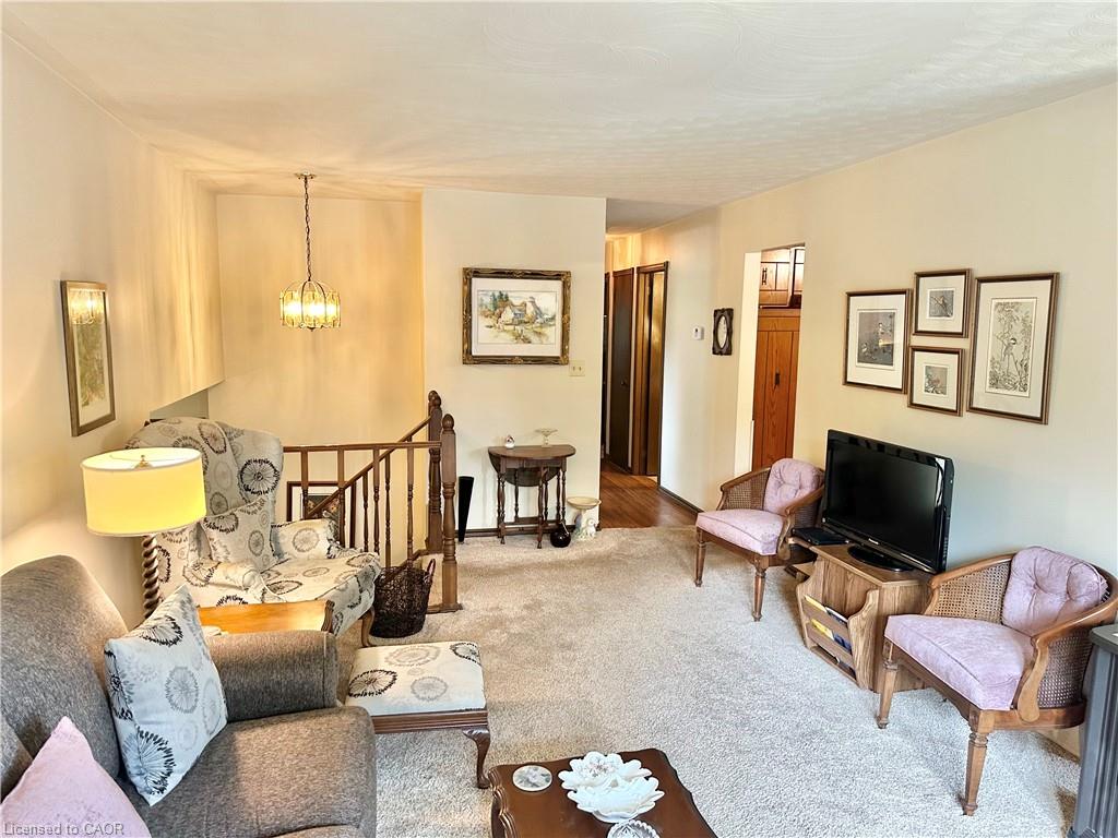 44 Douglas Avenue Property Photo 7
