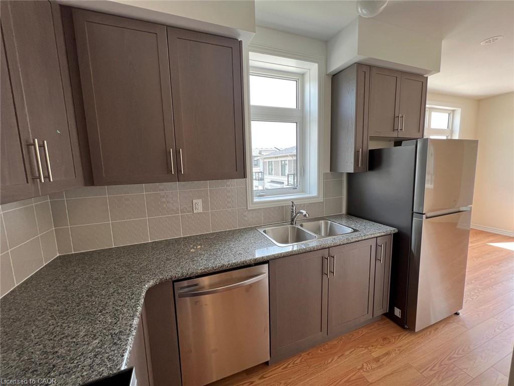 32-10 Halliford Place Property Photo 5