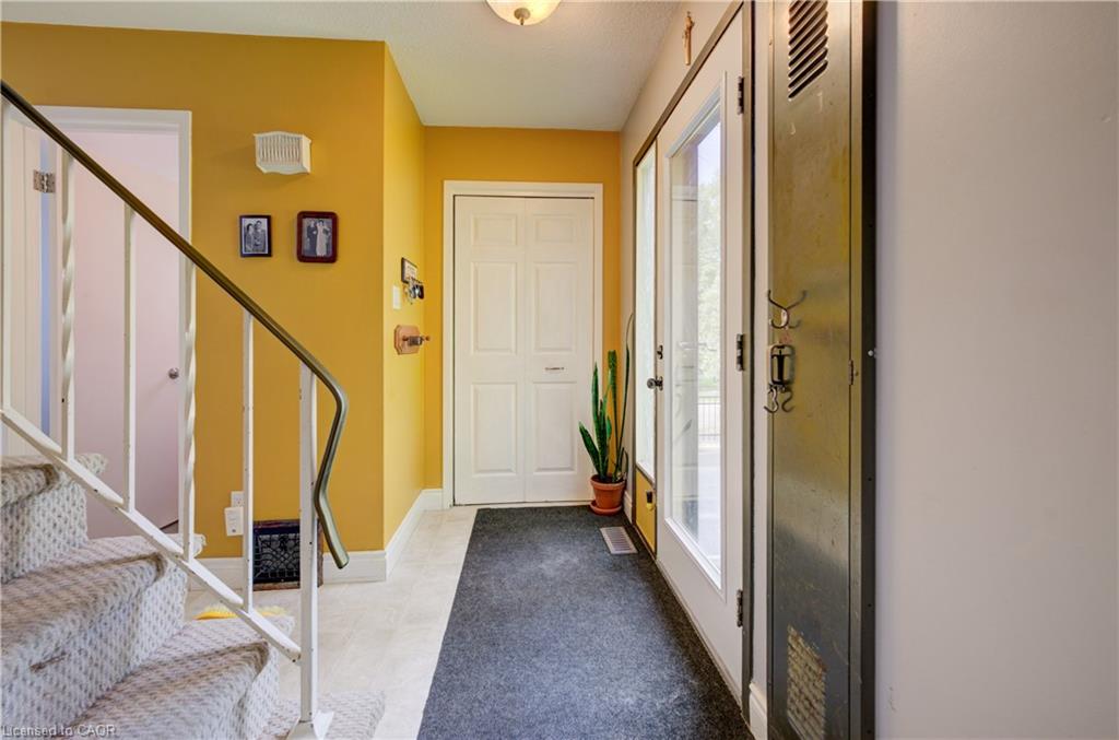 124 Queensway Drive Property Photo 4