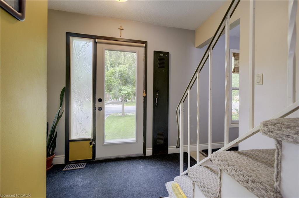 124 Queensway Drive Property Photo 5