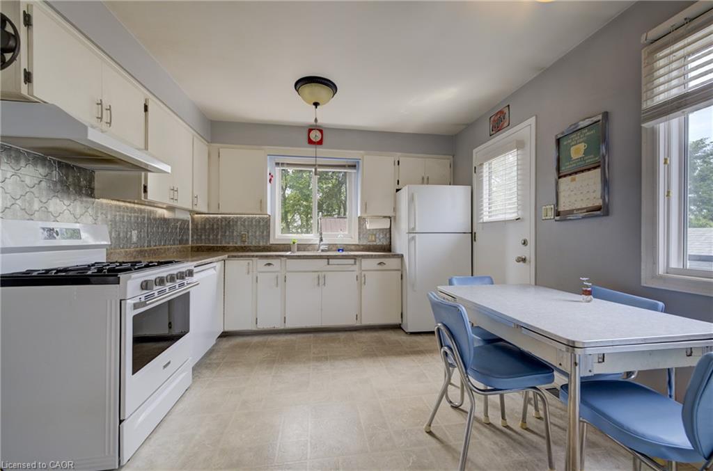 124 Queensway Drive Property Photo 7