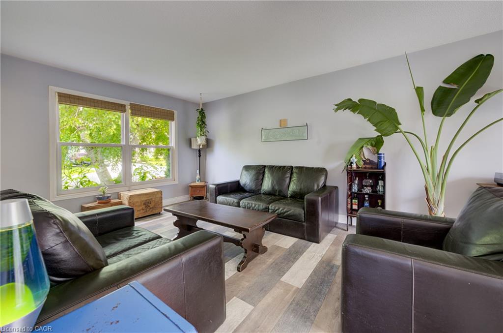 124 Queensway Drive Property Photo 11