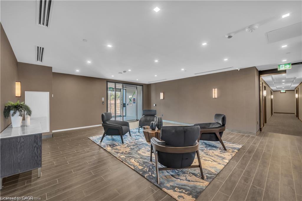 404-470 Dundas Street E Property Photo 6