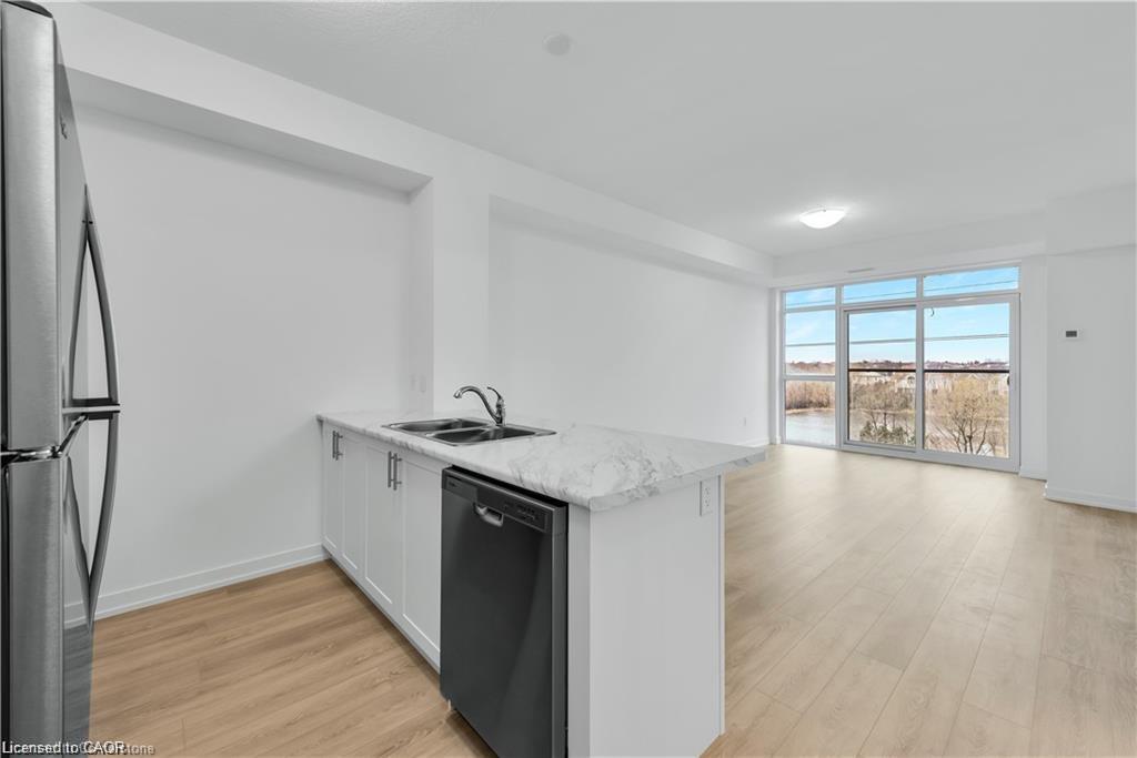 404-470 Dundas Street E Property Photo 8